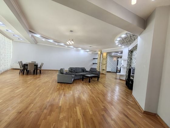 3 bedroom apt in City center area Nizami str. & Winter Park 
