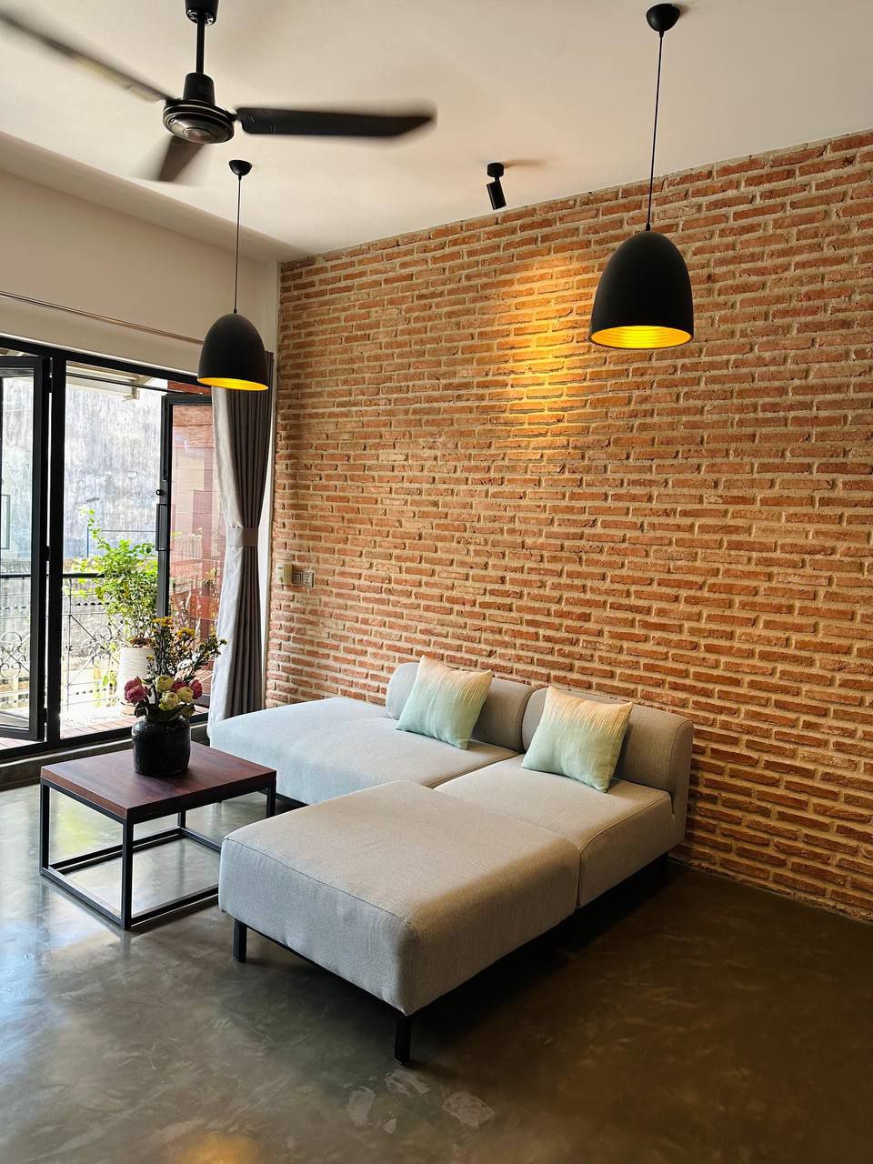 Beautiful duplex styles 2 bedrooms unit available Now 