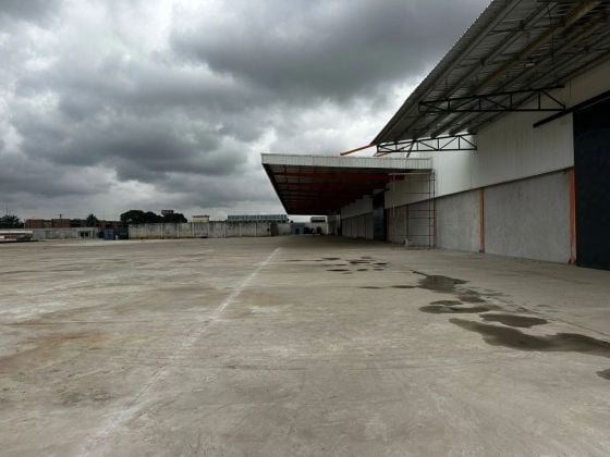YOPOUGON zone industrielle location entrepôt 35000m2