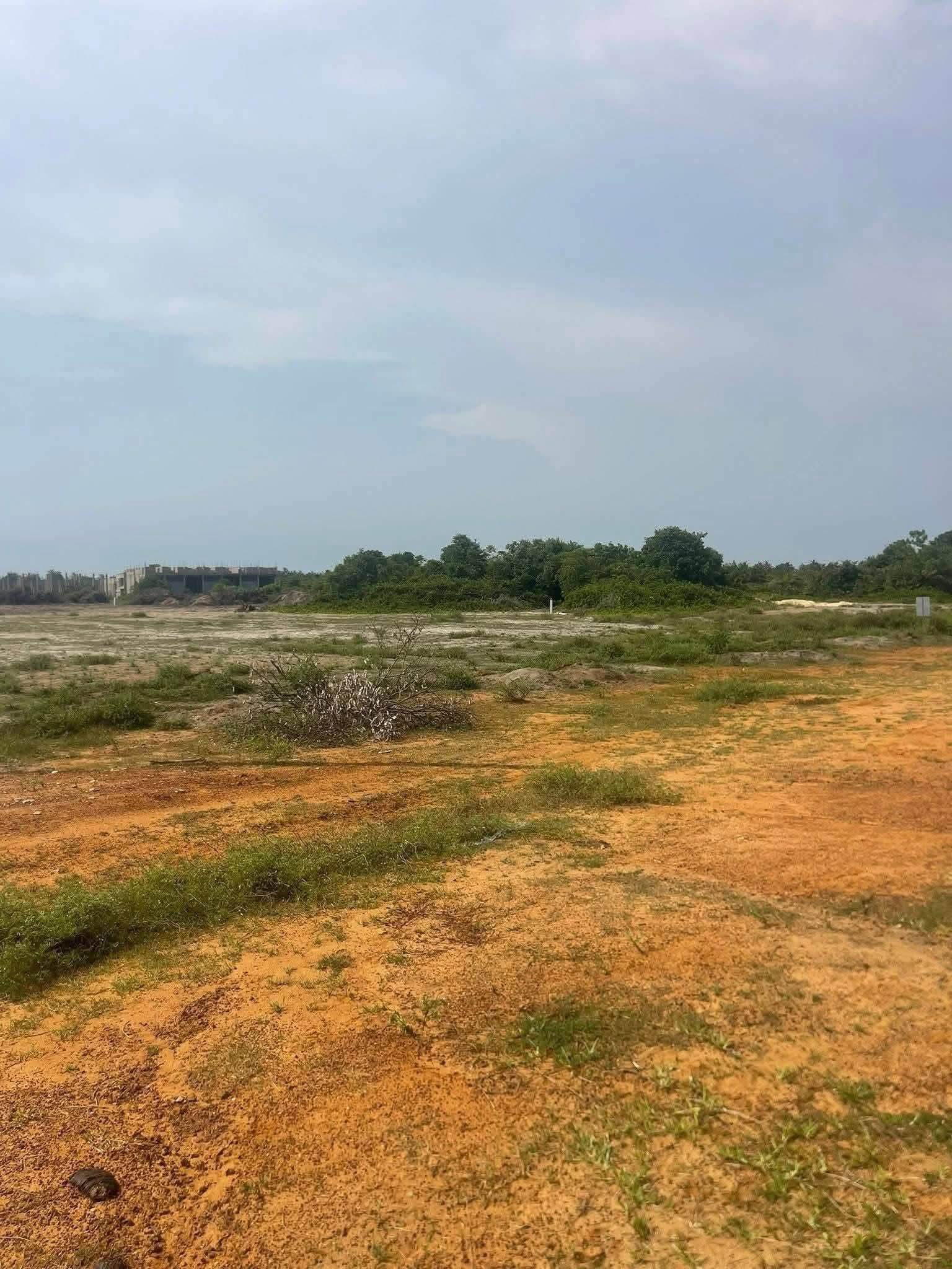 Terrain de 21 hectares en vente a Grand-bassam