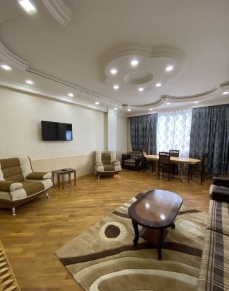 1 bedroom apartment for rent on 6 parallel street close to the Hyatt ...