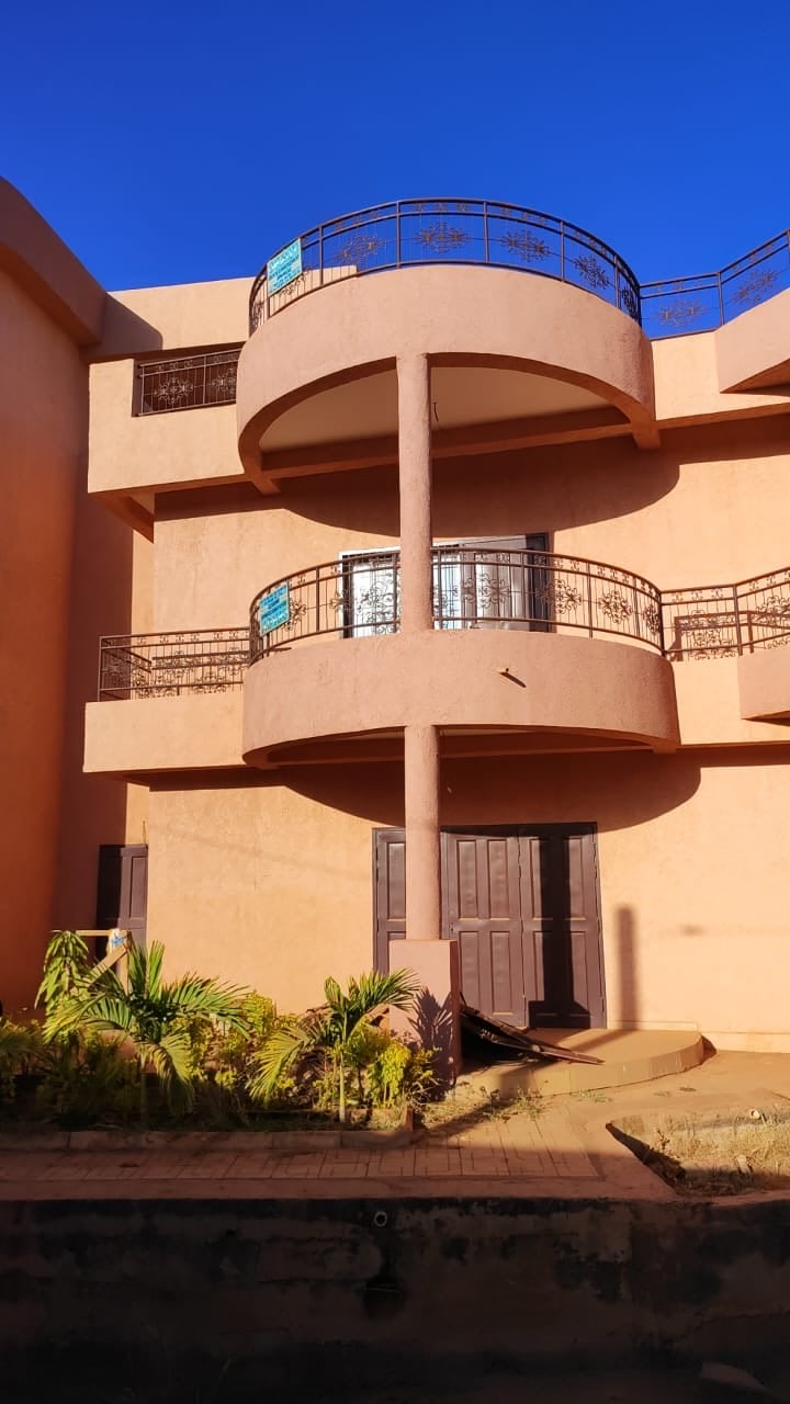 Duplex apartment (ground floor + 2 floors) for sale in Ouaga 2000, Zone B