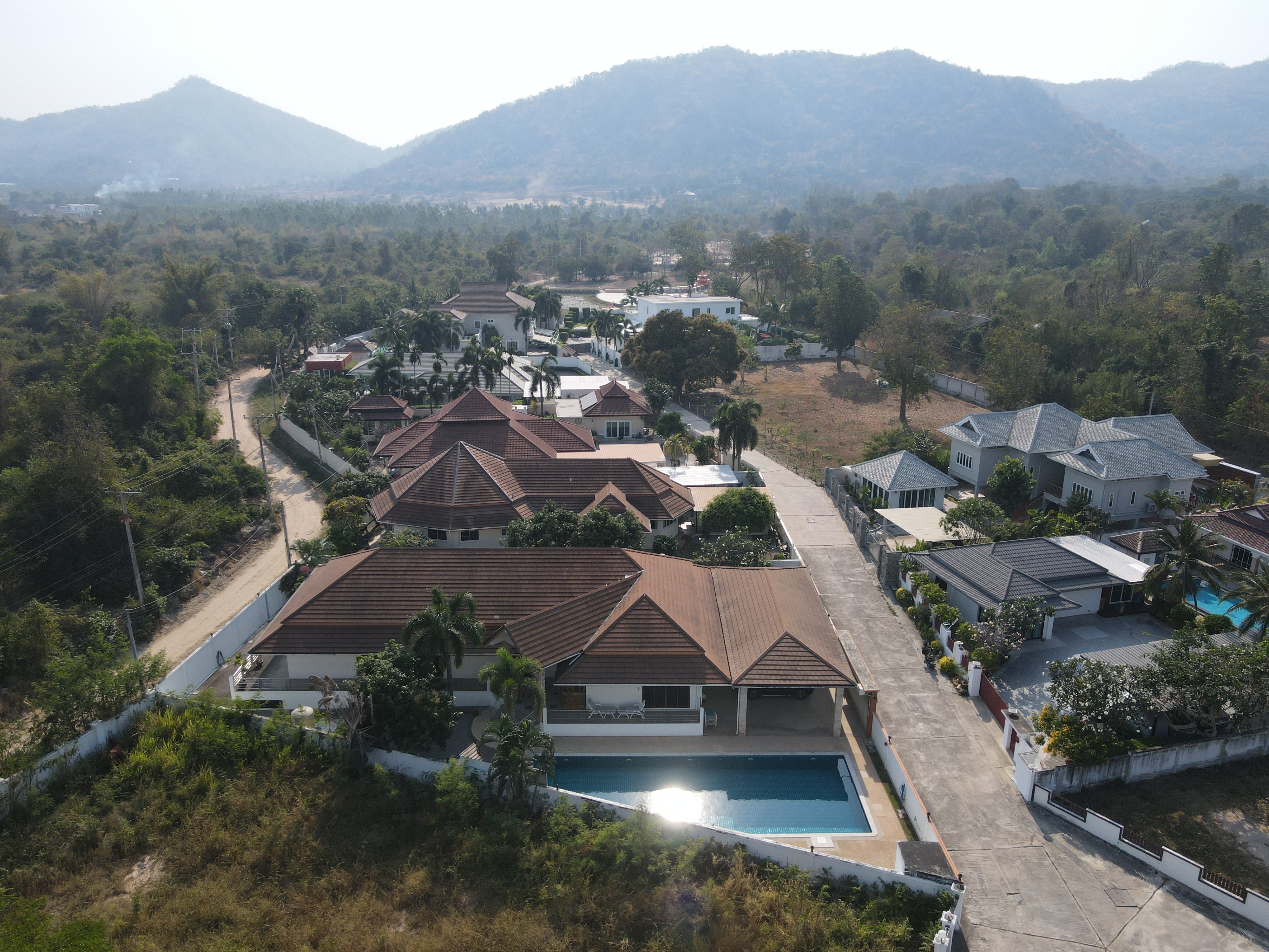 Villa avec piscine  5 mn de l'aeroport d'Hua Hin