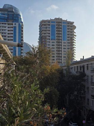 1 BDR apt close to Landmark BC & 28MAY metro