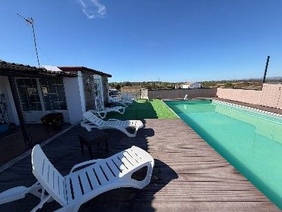 Maison de campagne avec piscine et grand terrain tres proche ...