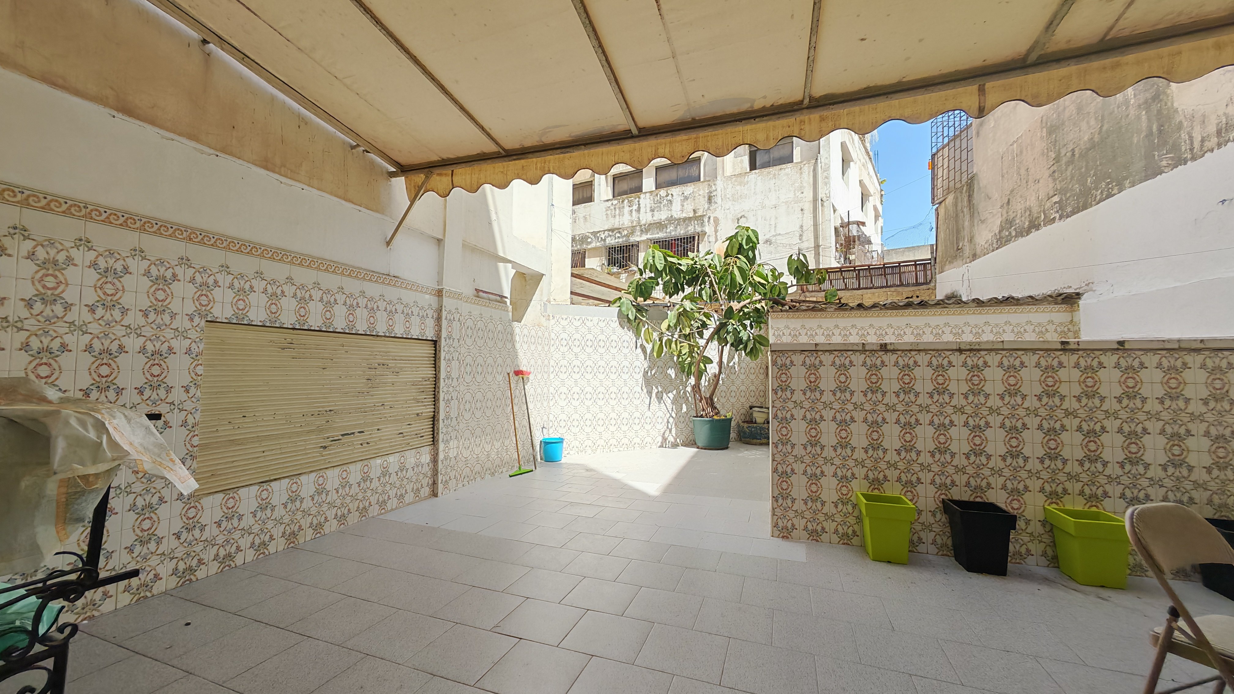 Appartement 99 m² + Terrasse 49 m² Casablanca Bd d'Anfa (Sidi Belyout) - Sécurité H24, 2 SDB - Vente Directe Propriétaire 0% Frais - Titré 1 470 000 DH
