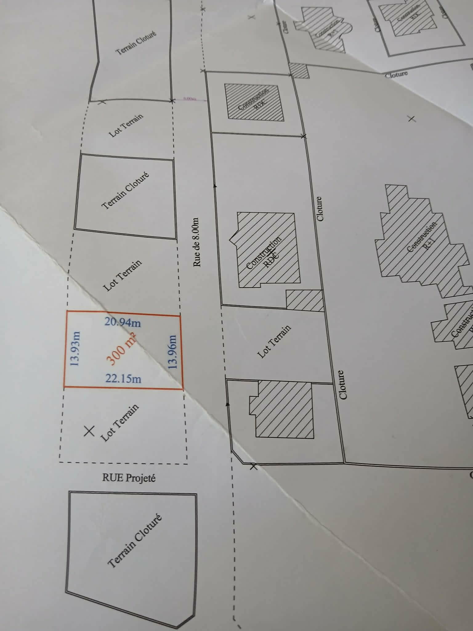 Exceptionnel : Terrain constructible de 300 m² de qualité supérieure à Chotrana 1 sidi salah (Communauté fermée)