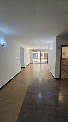 Spacious Parklands 2-Bedroom Apartment With Exceptional Urban Convenience