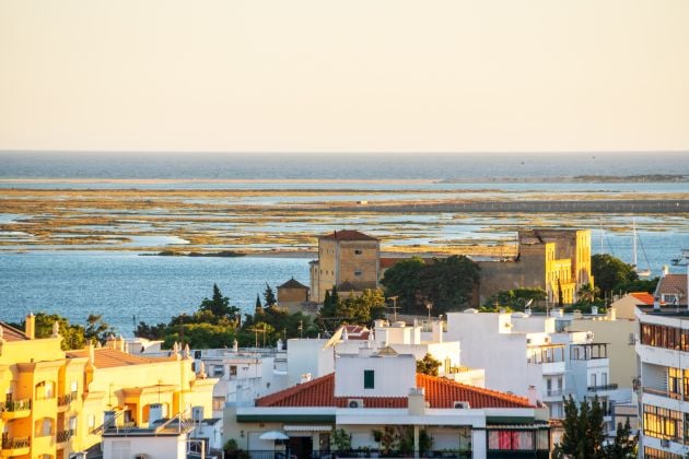 Appartamento con 3 camere da letto in centro città con vista mare a ...