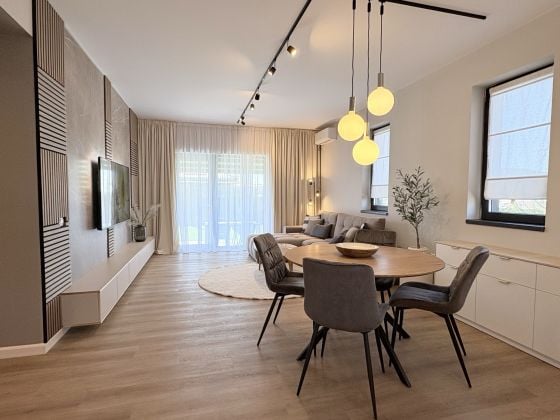 Turnkey furnished house with garden — Balotești, north ...