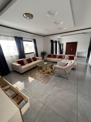 Location d'un grand appart meublé de 4 pièces à la ...