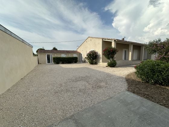Renovated villa in the heart of Provence, on the doorstep of Avignon. 175 ...