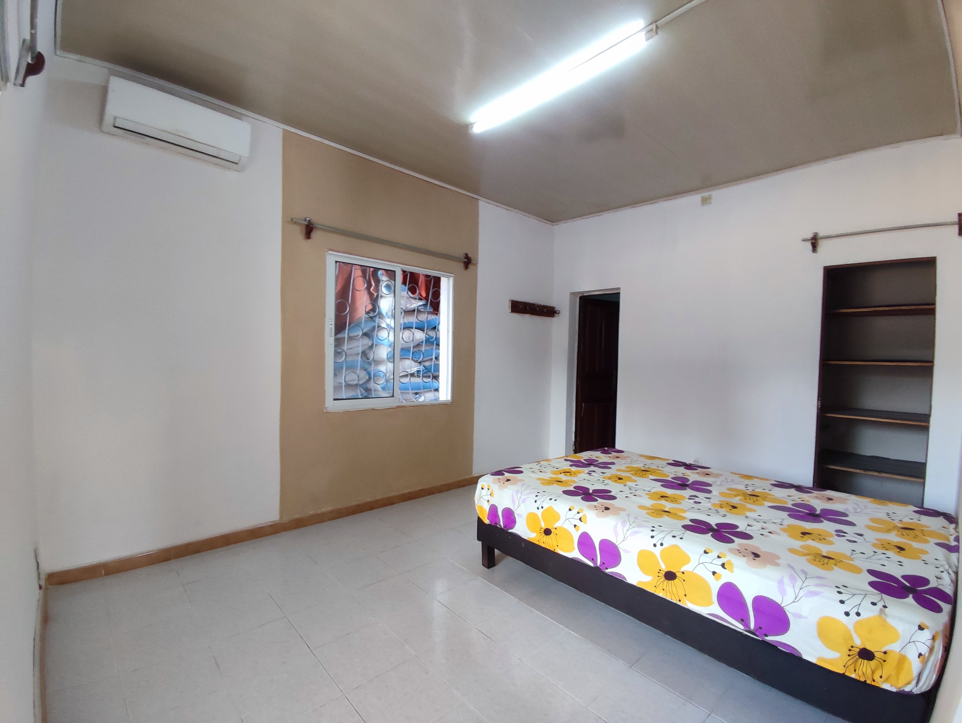 À LOUER – Villa étage F6 avec jardin – Tuléar, Andabizy MADAGASCAR (Réf : LM23105)