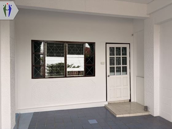 Townhouse Soi. Nerplubwan Central Pattaya, New Renovation, close to market