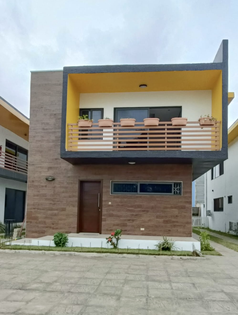 Maison de ville de 4 chambres bien située à louer à Accra