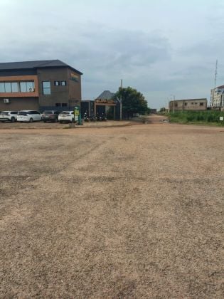 PARCELLE DE 1076 M2 EN VENTE BIEN PLACÉ A OUAGA2000_VERS_SALITAS.  ...