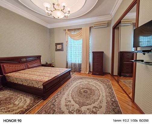 3 bedroom private house right in the City center Nizami street area 
