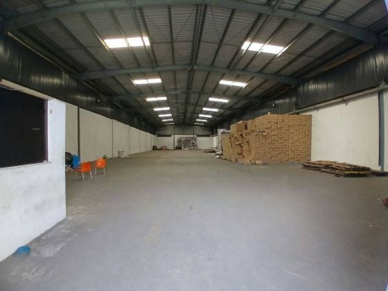 zone4 location entrepôt 1300m2
