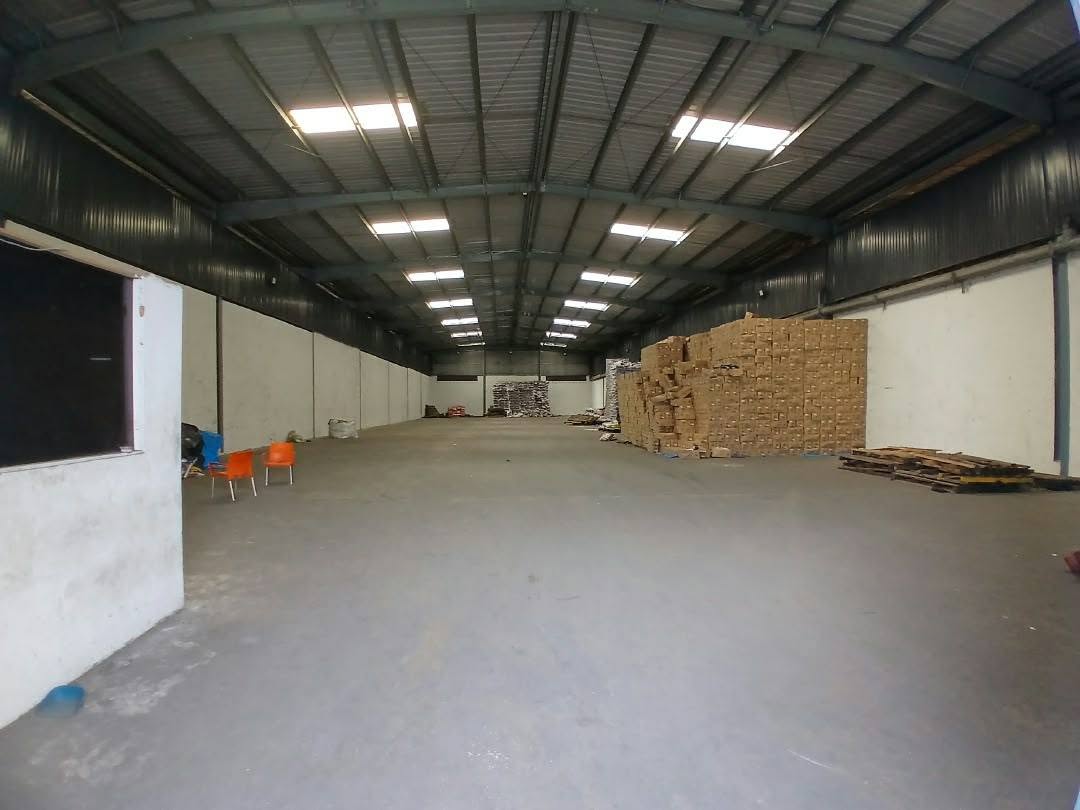 zone4 location entrepôt 1300m2