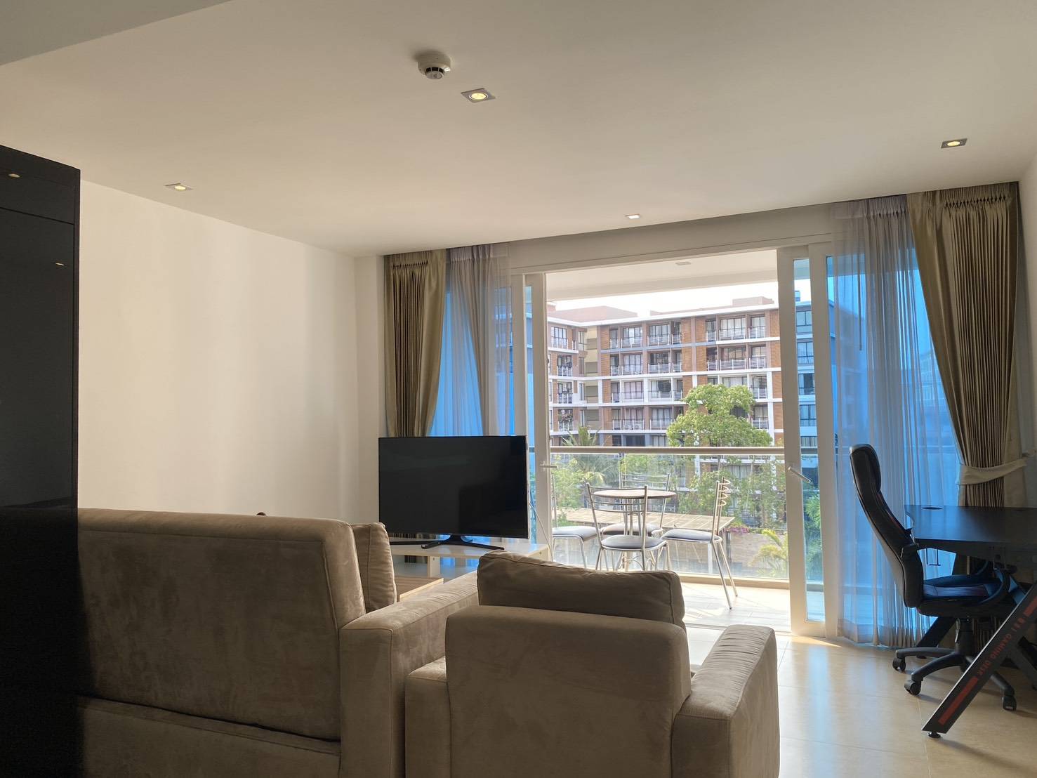 Condo for rent at CENTARA AVENUE