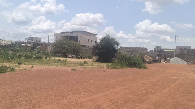 Une parcelle de 1550m² , 4X pan coupé en vente à Ouaga ...