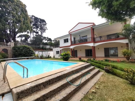 IVANDRY GRANDE VILLA DE STANDING T6 AVEC GRAND JARDIN ARBORÉ ET ...