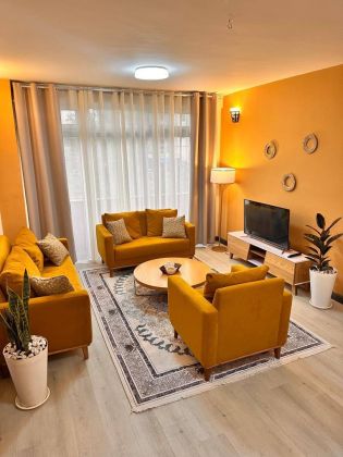 Beautiful furnished 3bedroom apartment in center of the city