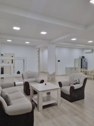 Modern and cozy furnished apartment of 116 m2 with a large open air ...