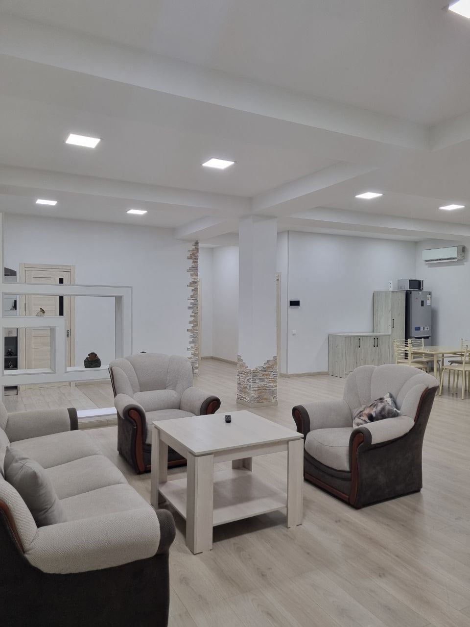 Modern and cozy furnished apartment of 116 m2 with a large open air terrace at “Yangi Darkhan” residence.