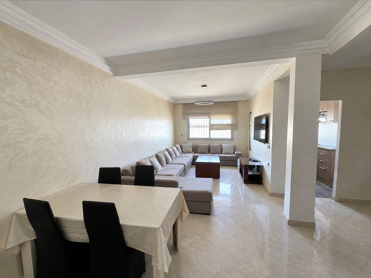 Appartement à 2mn à pied de la gare Agdal 89m2 au 6eme étage sans vis à vis
