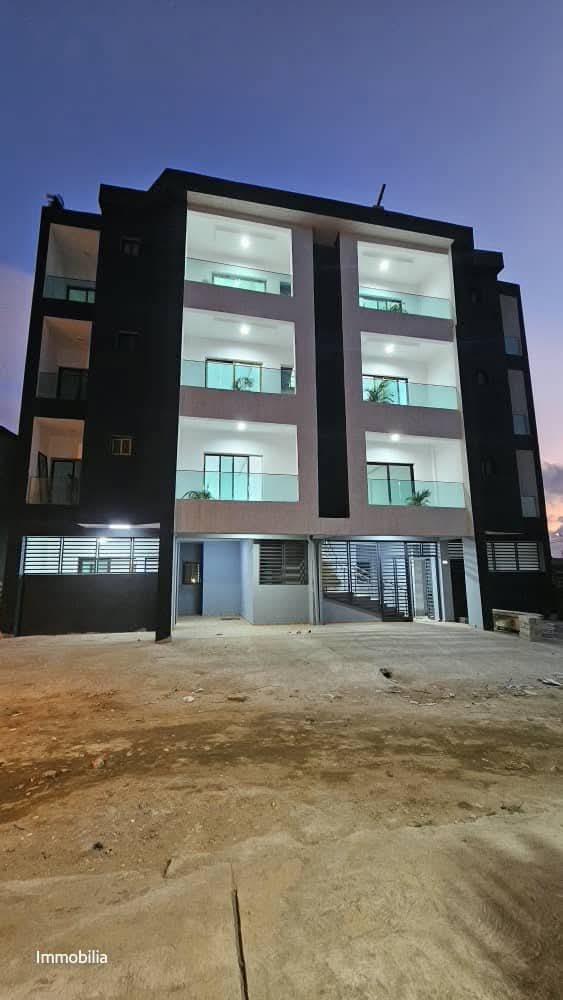 Immeuble R+3 en vente Cocody Angré 