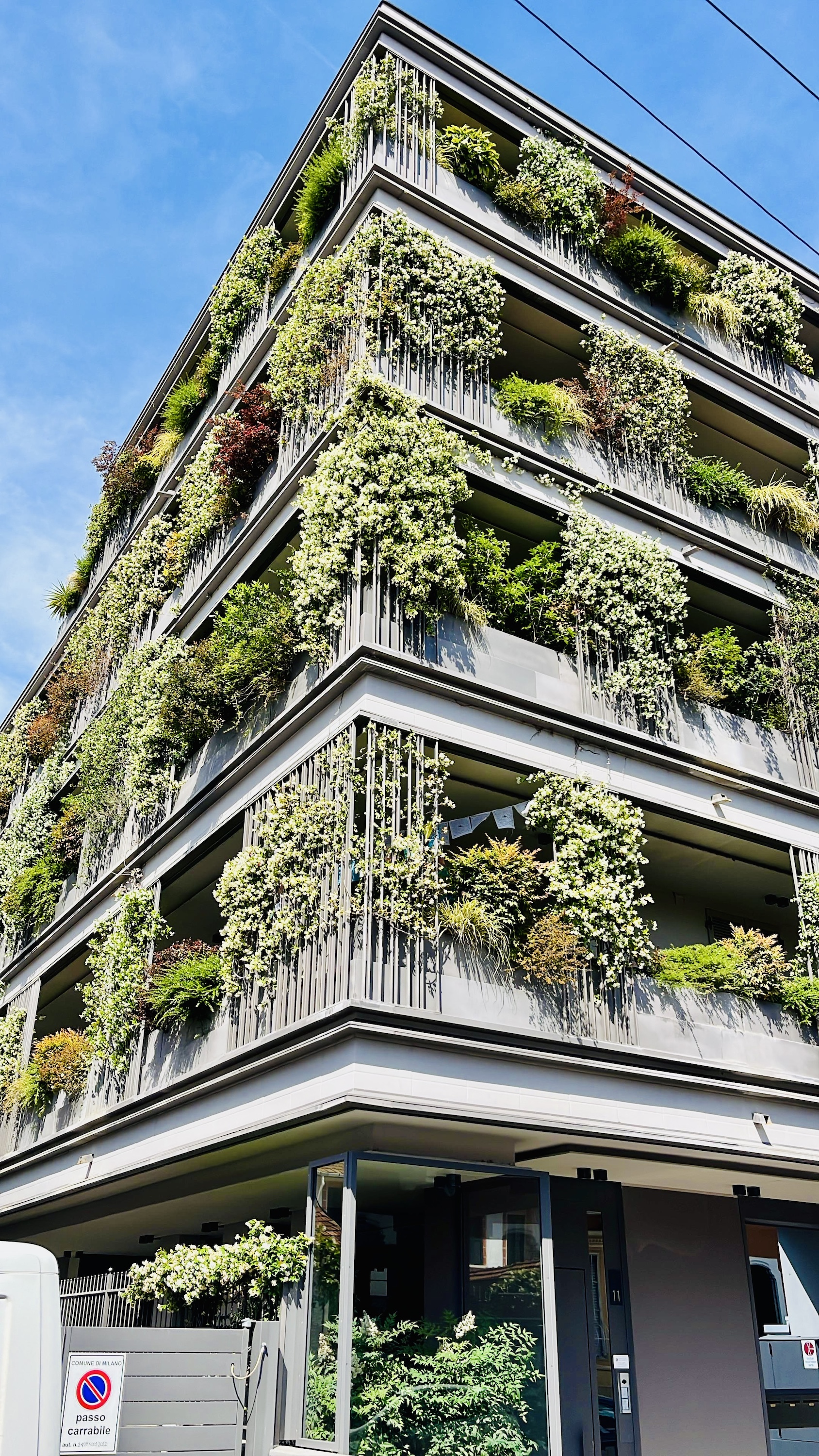 Move-In Ready Design Apartment with Terraces & Garage – Fully Furnished, High Efficiency & Sustainability (Class A1)