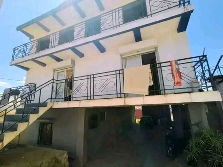 Vend une maison entière