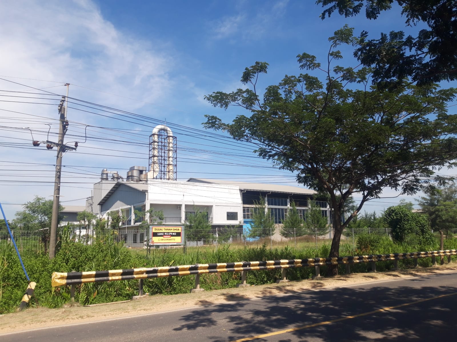 For Sale: Land measuring 92,179 m² at a price of IDR 500,000/m² (negotiable); comprises 4 land titles registered to a company.
