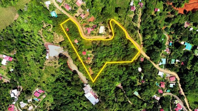 TERRENO CON POTENCIAL TURÍSTICO EN PÉREZ ZELEDÓN