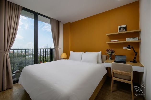 Nice, modern 1 – bedroom apartment with balcony and lake view in To ...
