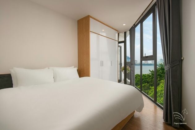 Nice, modern 1 – bedroom apartment with balcony and lake view in To ...