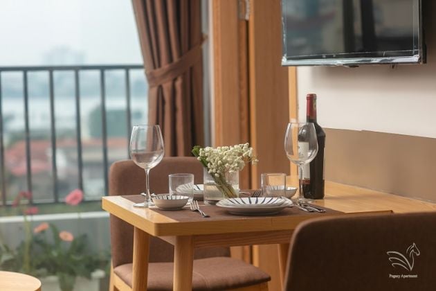 Nice, modern 1 – bedroom apartment with balcony and lake view in To ...