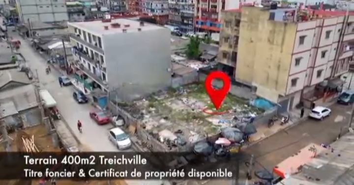 Treichville, 400 m2 plot of land for sale 