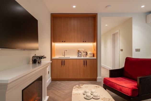 Luxury, modern studio apartment with balcony in Tay Ho for rent