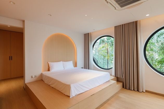 Luxury, modern 1 – bedroom apartment with balcony and lake view in ...