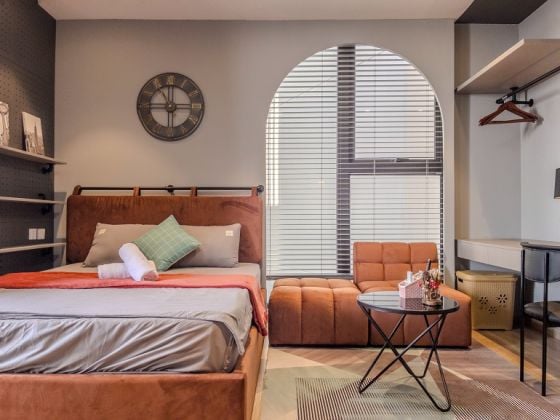 Luxury, modern studio apartment with balcony at Ecopark, Van Giang, Hung ...