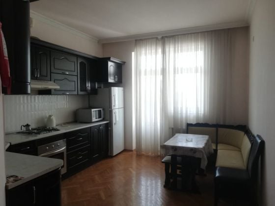 2 BDR flat near Caspian BC & Bravo market