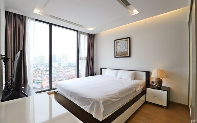 Nice, modern 2 – bedroom apartment with balcony at Vinhomes ...