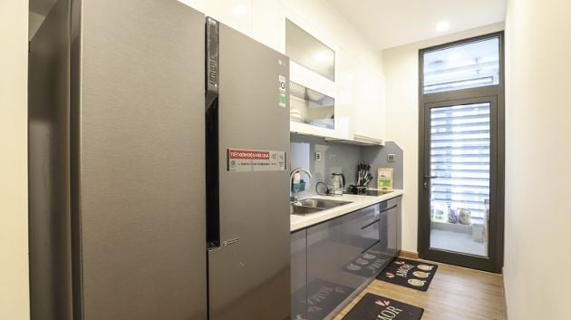 Nice, modern 3 – bedroom apartment with balcony at Vinhomes ...