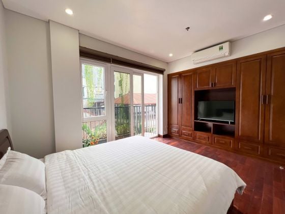 Nice, bright 1 – bedroom apartment with balcony in Kim Ma street, Ba ...