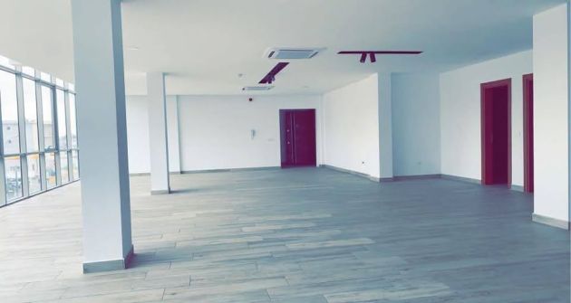 sur VGE location des opens ( 170m2,310m2 et 750m2)