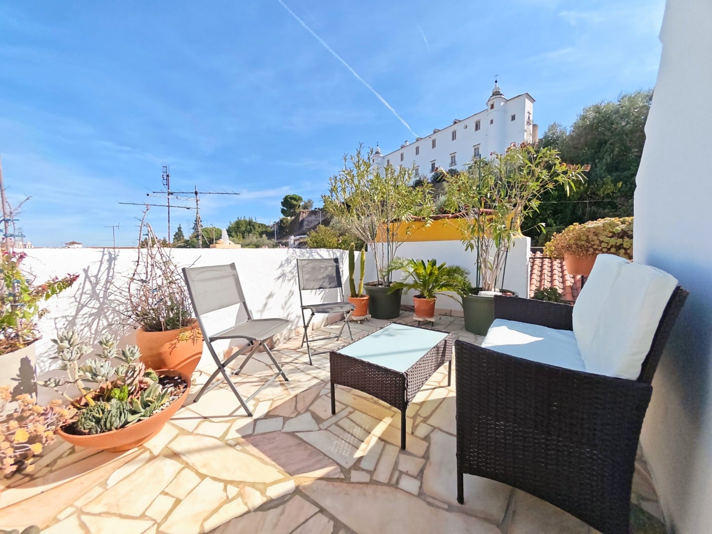  Elegant Turn-Key 2-Bed w/ Stunning Roof Terrace in Estremoz, Alentejo | From 1st Nov '26