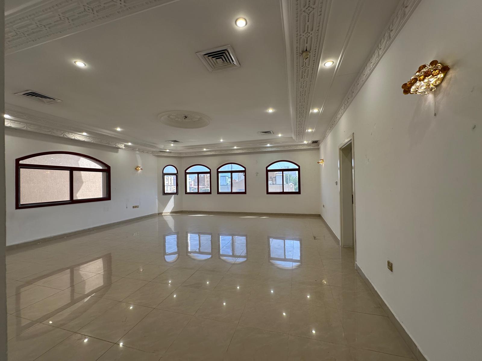 3 Bedroom Villa Floor with Balcony for Rent in Mangaf.