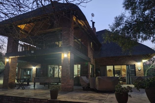 1-Hectare Safari Lodge with unfenced access to a 4,000ha Nature Reserve